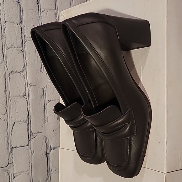 Lola Cruz Loafers - Picture 3 of 8